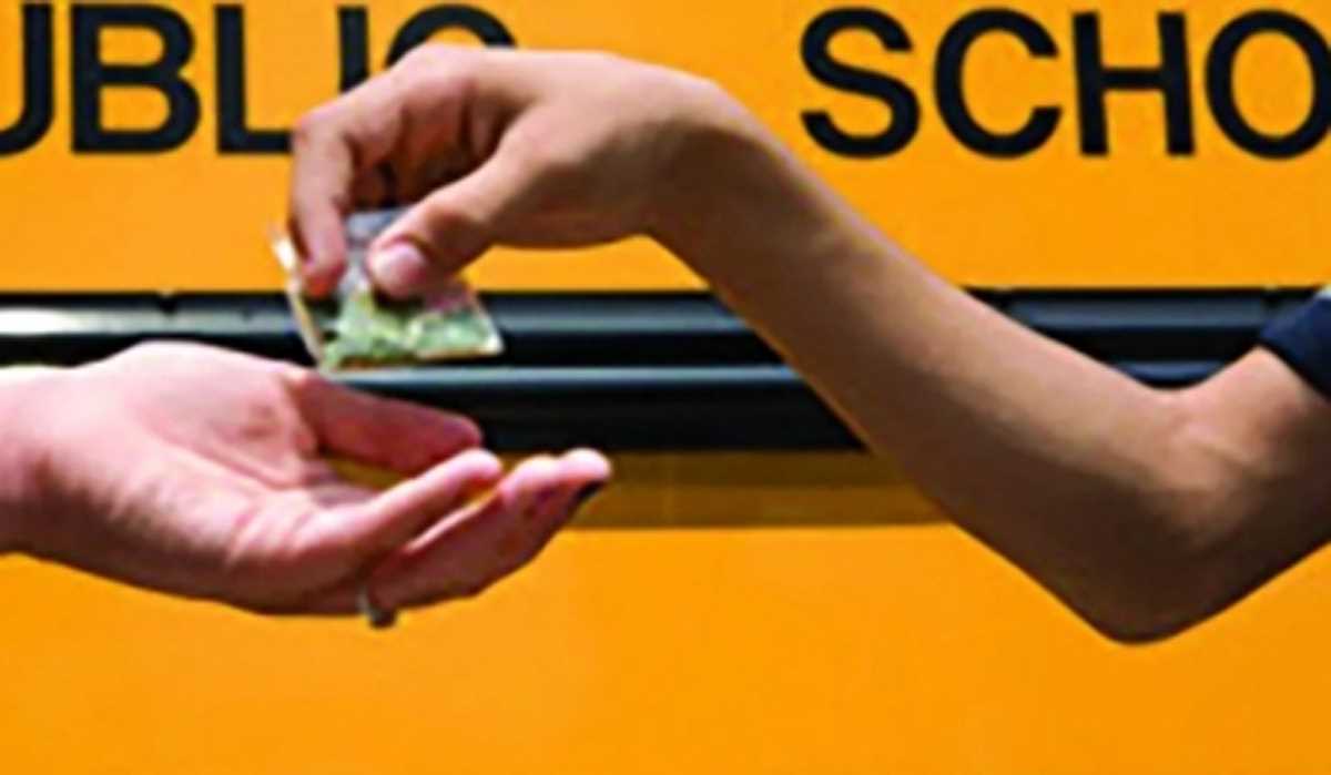 श्रीलंका पुलिस ने ड्रग्स की समस्या से निपटने के लिए स्कूलों में औचक निरीक्षण किया श्रीलंका पुलिस ने ड्रग्स की समस्या से निपटने के लिए स्कूलों में औचक निरीक्षण किया